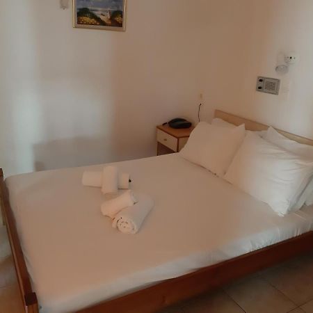 Alexander House Hotel Agia Pelagia  Exterior foto