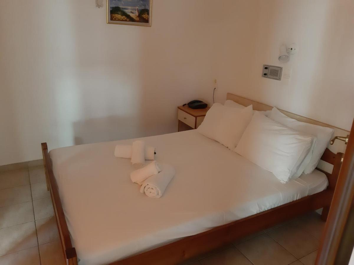 Alexander House Hotel Agia Pelagia  Exterior foto