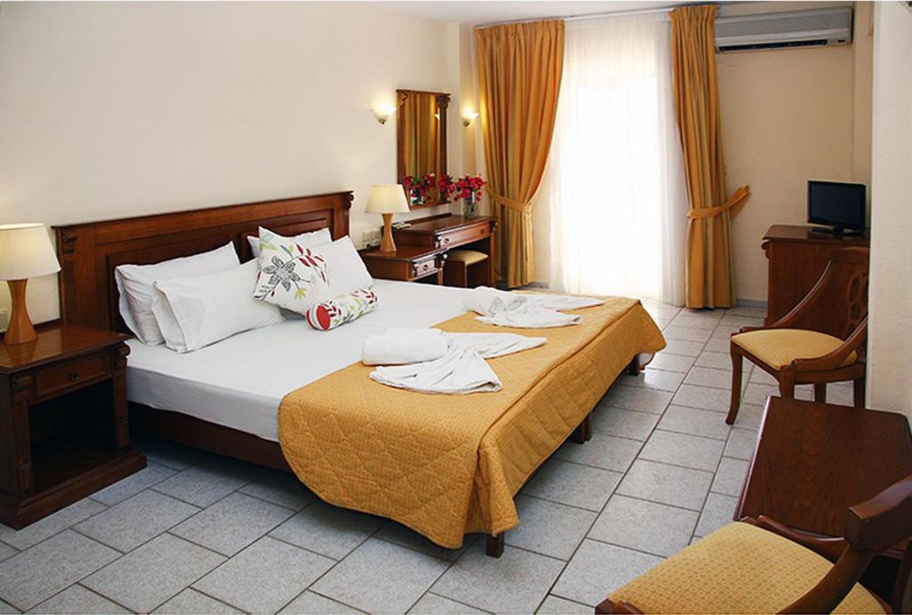 Alexander House Hotel Agia Pelagia  Exterior foto