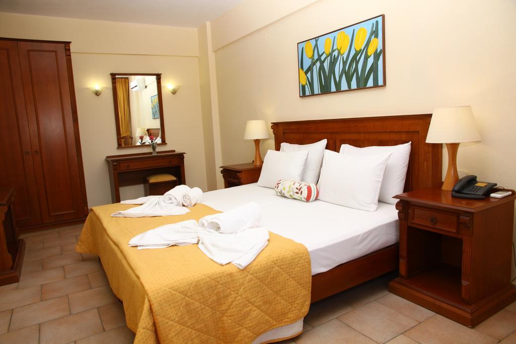 Alexander House Hotel Agia Pelagia  Exterior foto