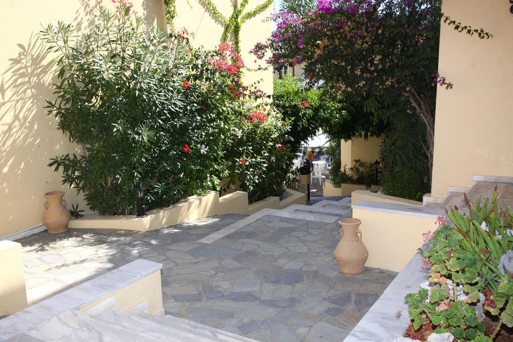 Alexander House Hotel Agia Pelagia  Exterior foto